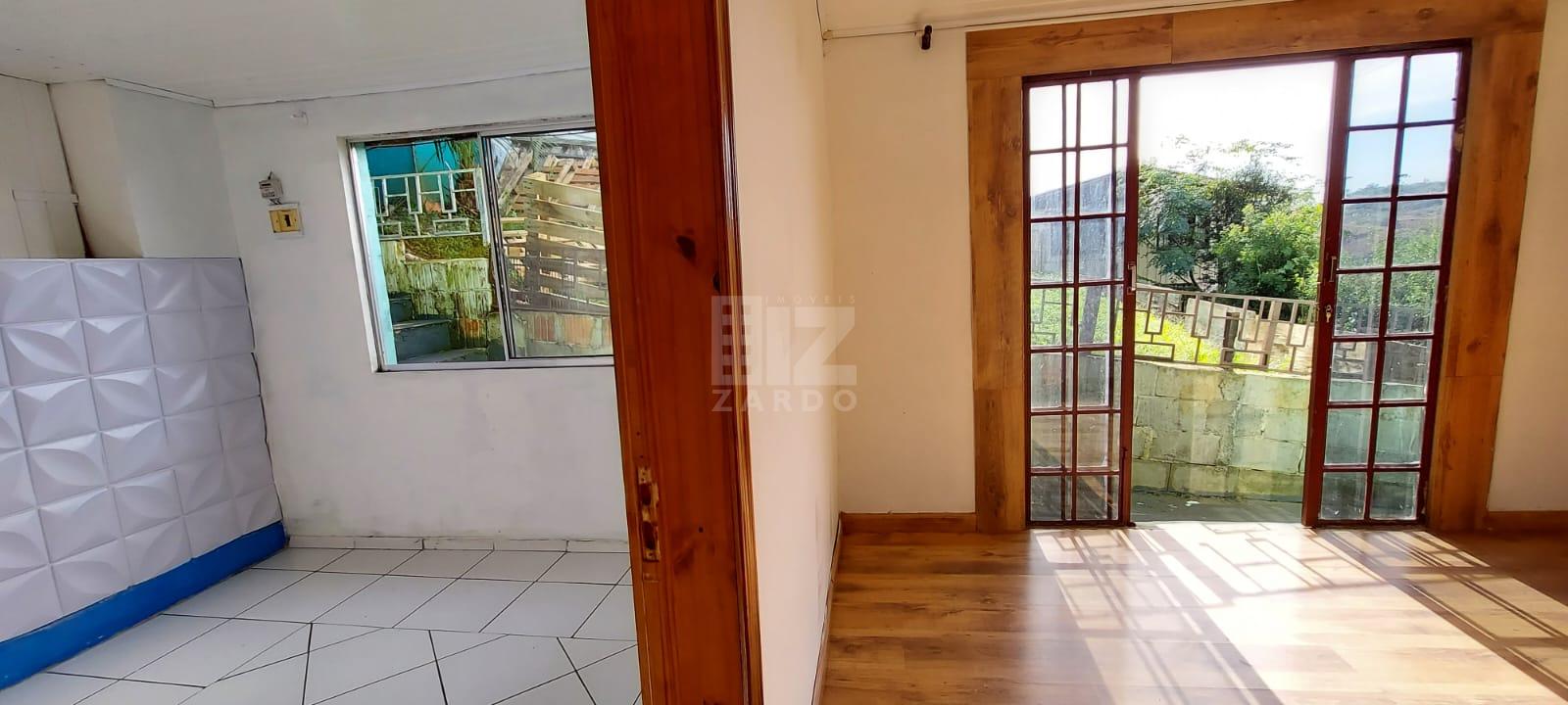 CASA FUNDOS PARA LOCAÇÃO, BAIRRO GIOPPO, COM 03 QUARTOS.