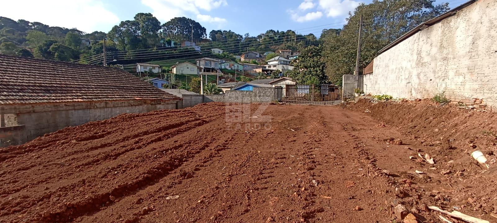 TERRENO PRÓXIMO MERCADO SANTA CLARA.