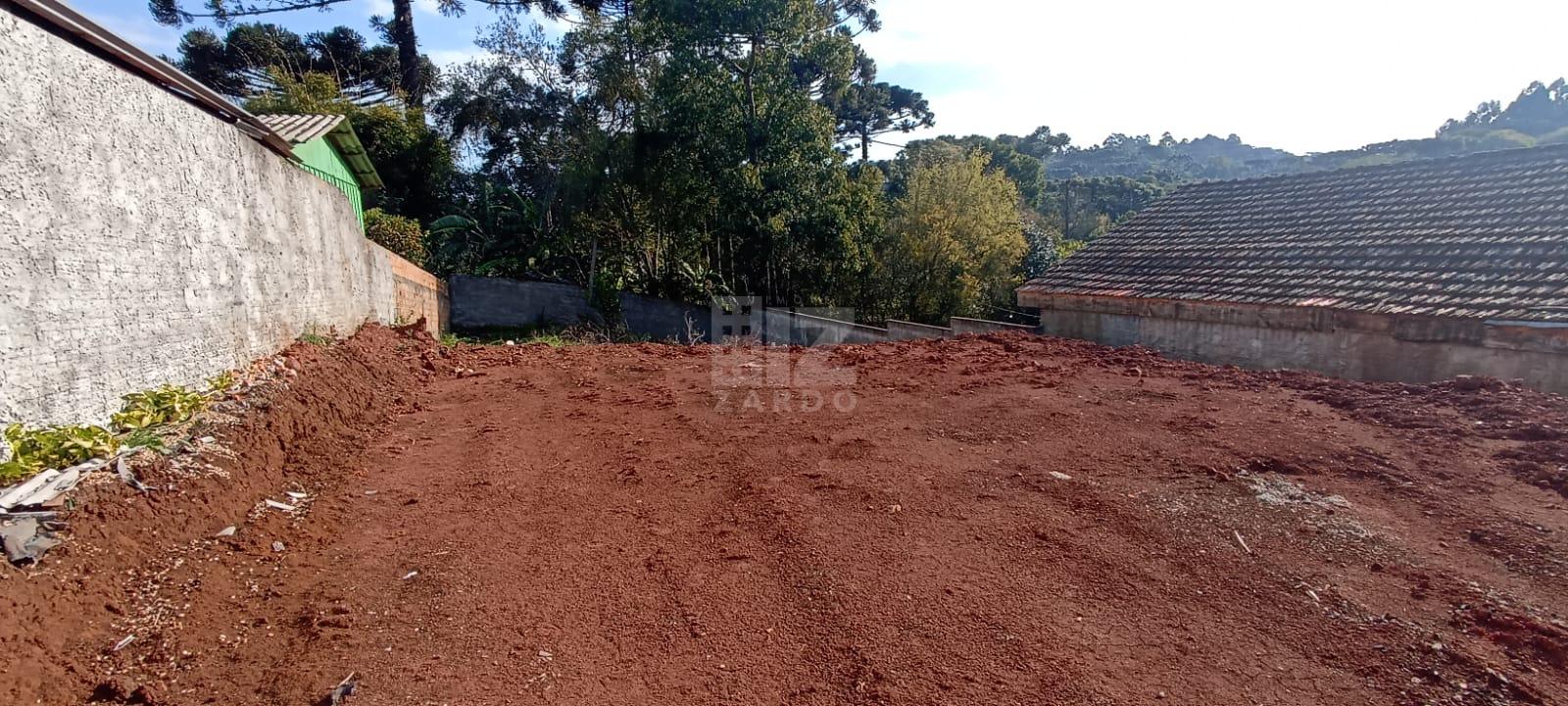 TERRENO PRÓXIMO MERCADO SANTA CLARA.