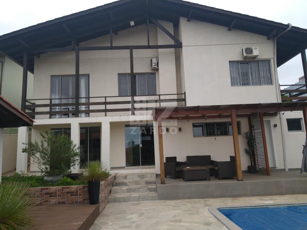 LINDA CASA A VENDA COM PISCINA AQUECIDA, BAIRRO SORGATTO, CACA...