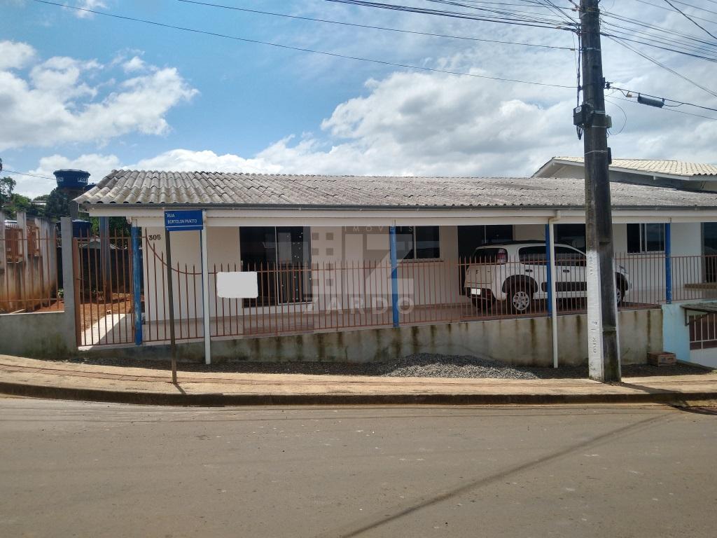 CASA PARA LOCAÇÃO BAIRRO MARTELLO 03 QUARTOS, GARAGEM 02 VEÍCULOS