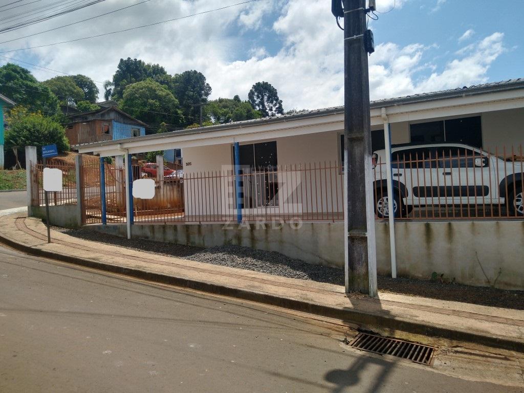 CASA PARA LOCAÇÃO BAIRRO MARTELLO 03 QUARTOS, GARAGEM 02 VEÍCULOS