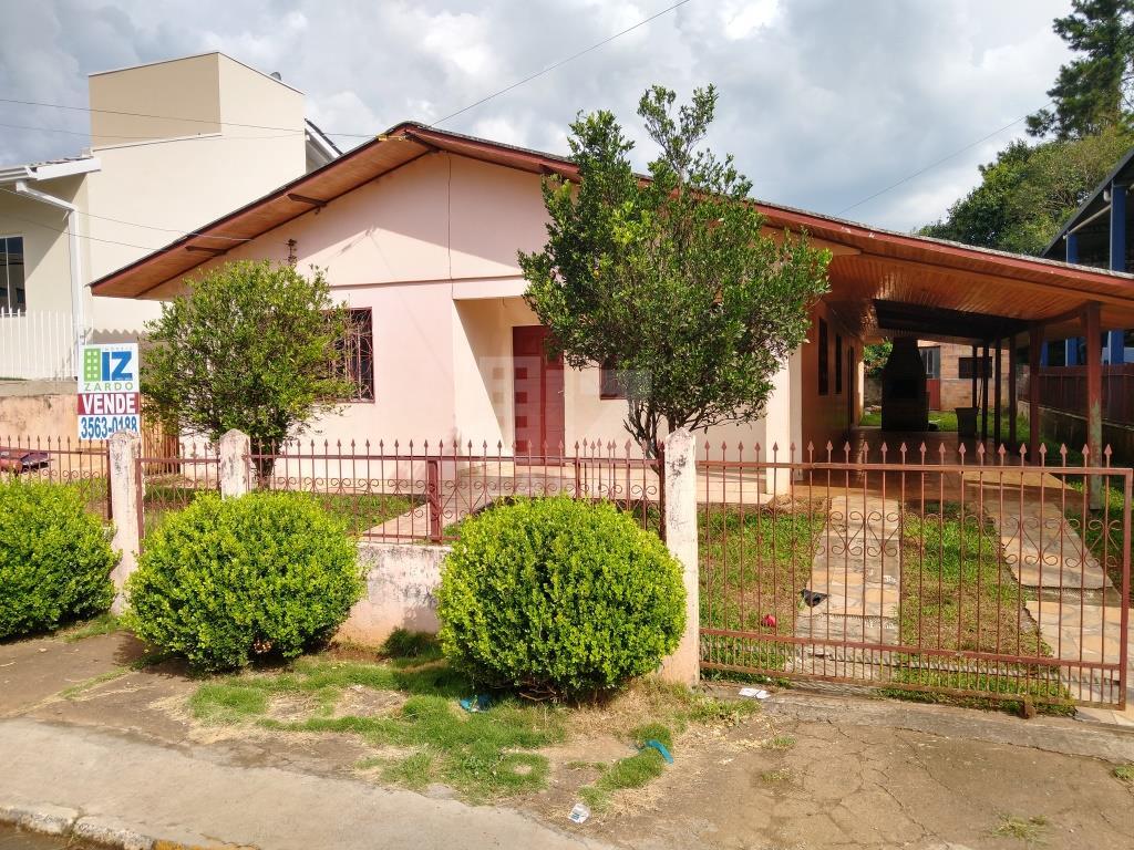 CASA EM FRENTE AO HOTEL SOGNARE,  SÃO CRISTÓVÃO.