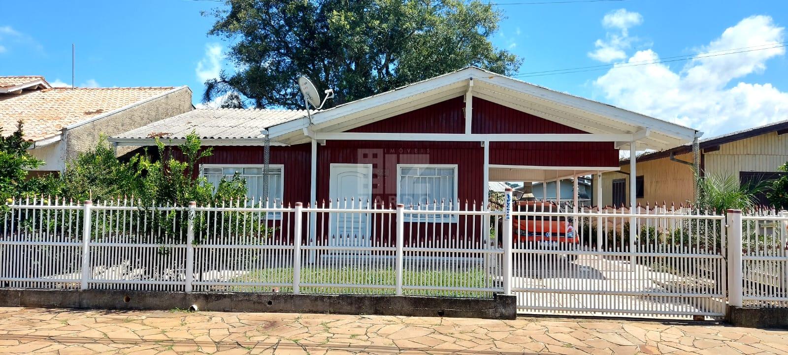 ÓTIMA OPORTUNIDADE DE VENDA, CASA DE MADEIRA NOBRE, COM LOTE P...