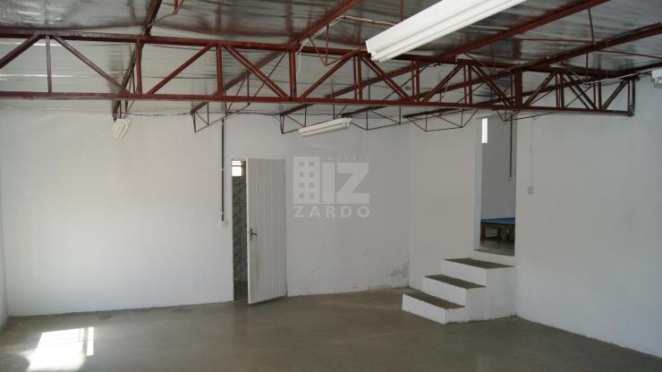BARRACÃO DE 200M  PARA VENDA, COM TERRENO DE 456,22M .