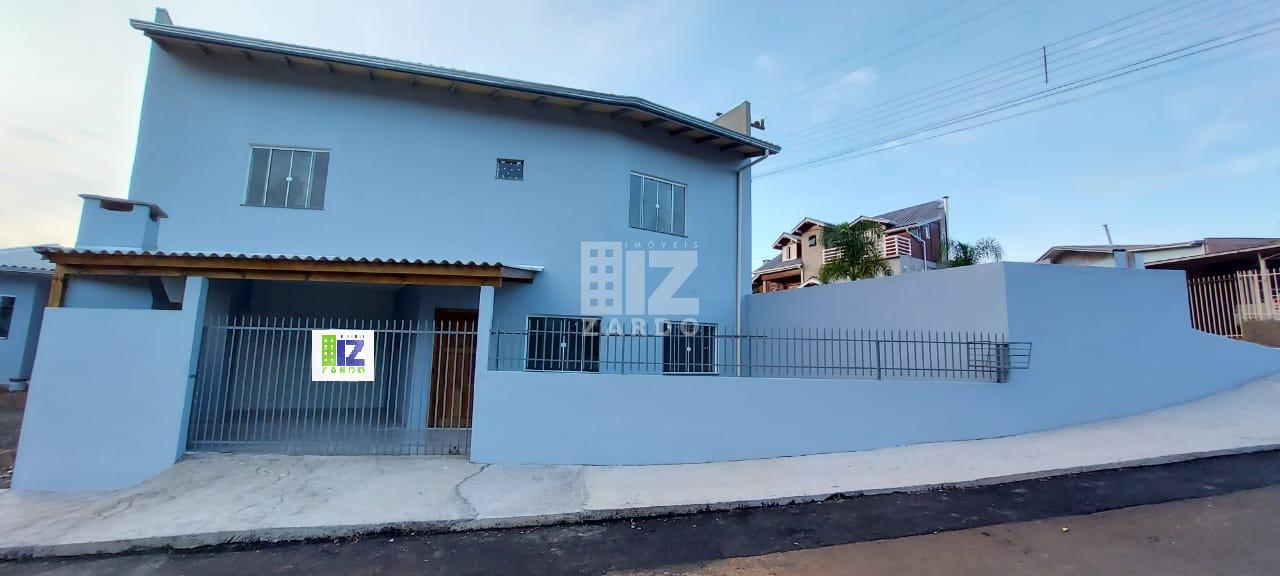 SOBRADO A VENDA - BAIRRO BELLO, COM 03 QUARTOS E VAGA DE GARAGEM.