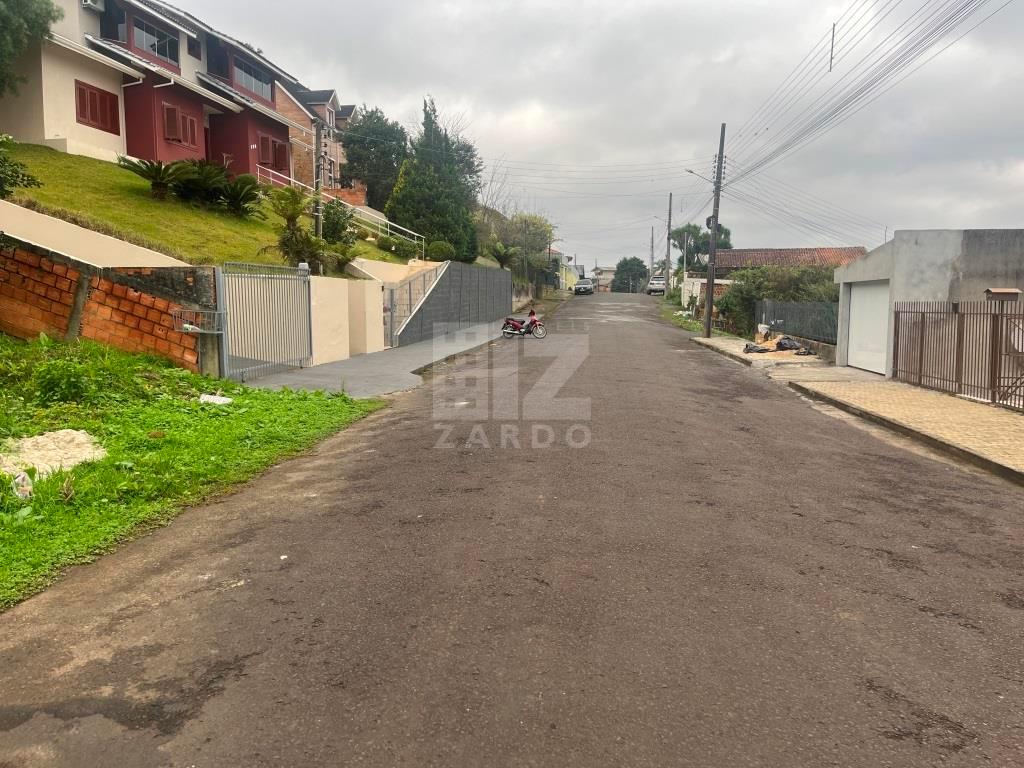 AMPLO TERRENO  PRÓXIMO AO SUPER CENTER.