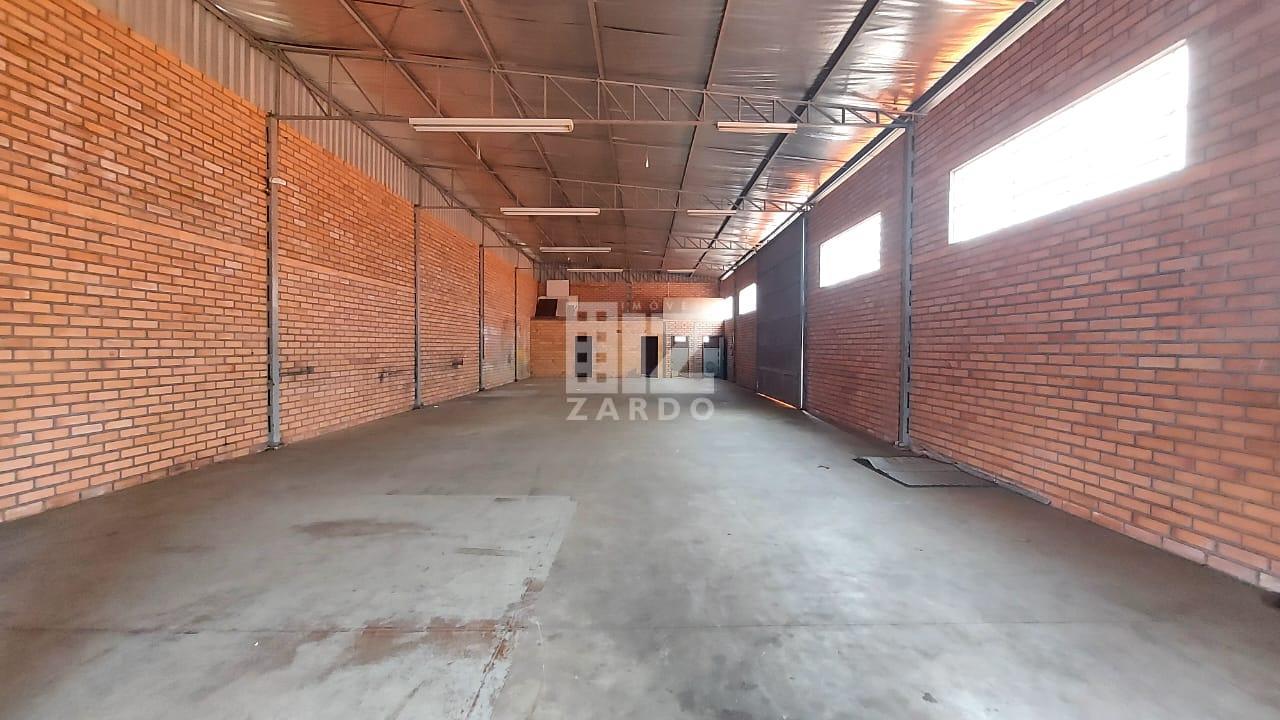 BARRACÃO EM LOCALIZAÇÃO ESTRATÉGICA PARA LOGÍSTICA EMPRESARIAL.