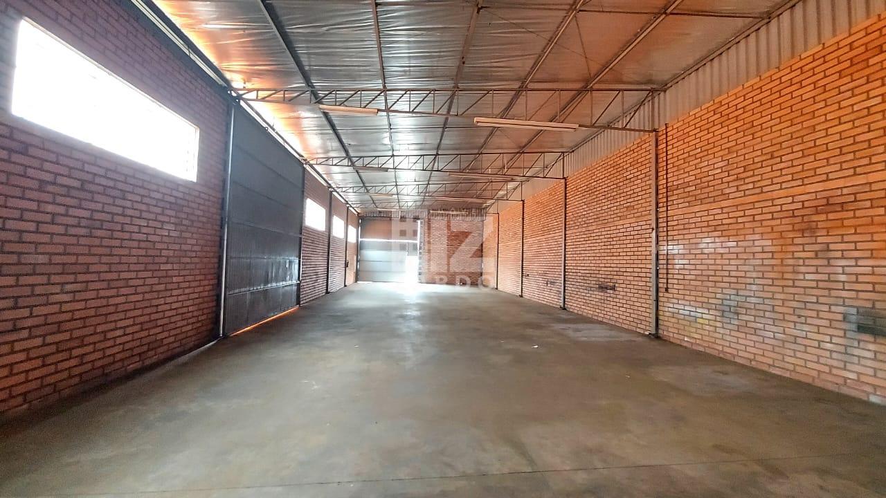 BARRACÃO EM LOCALIZAÇÃO ESTRATÉGICA PARA LOGÍSTICA EMPRESARIAL.