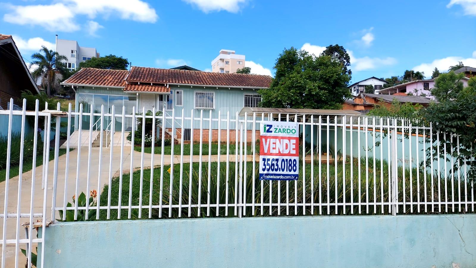 CASA A VENDA COM EXCELENTE TERRENO, BAIRRO SANTA CATARINA   