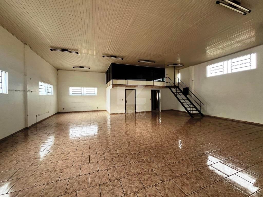 ÓTIMA OPORTUNIDADE DE LOCAÇÃO - BARRACÃO EM ALVENARIA, BAIRRO ...