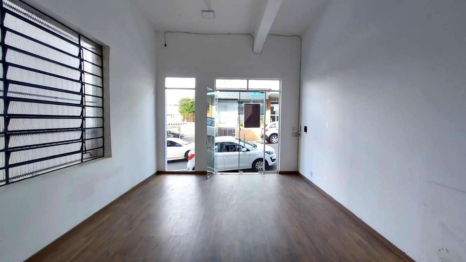 OPORTUNIDADE IMPERDÍVEL, SALA COMERCIAL TÉRREA, NO CENTRO  