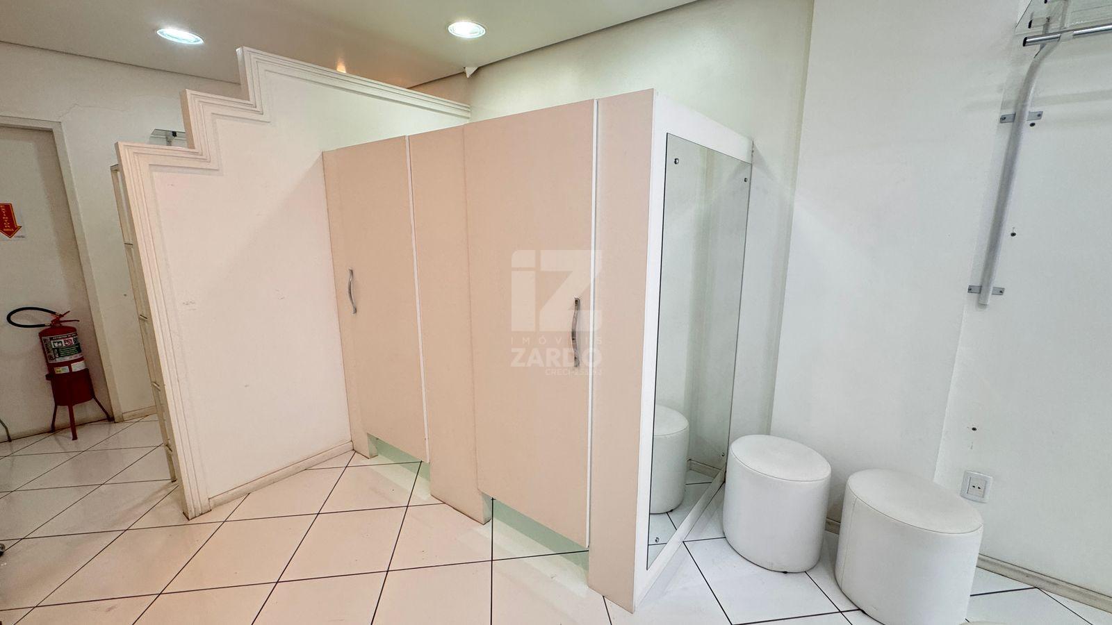 ALUGA-SE SALA COMERCIAL, TÉRREA, AV. SANTA CATARINA,CENTRO   