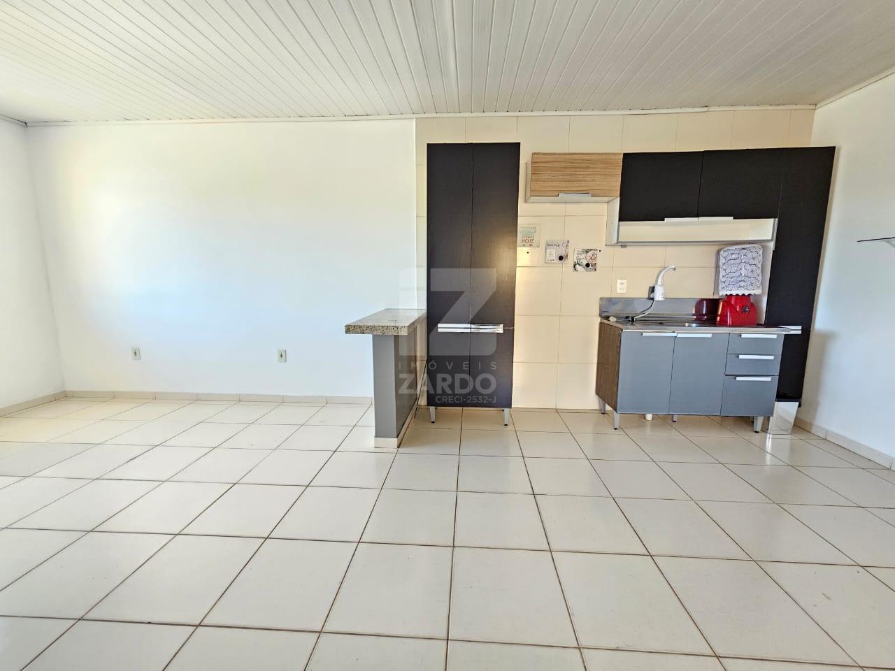 CASA PARA LOCAÇÃO, COM 03 QUARTOS E GARAGEM, BAIRRO BERGER  
