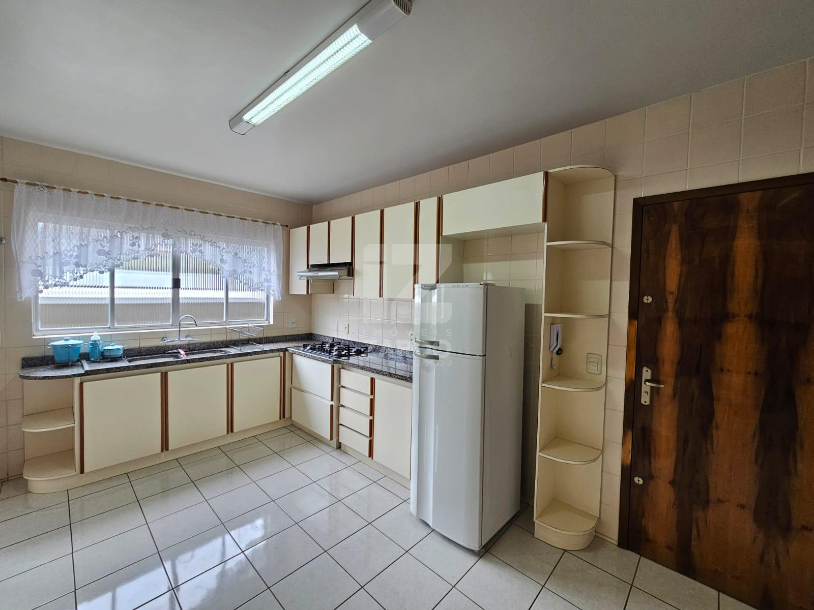 AMPLO E ACONCHEGANTE APARTAMENTO PARA LOCAÇÃO, ED. SANTO ANTON...