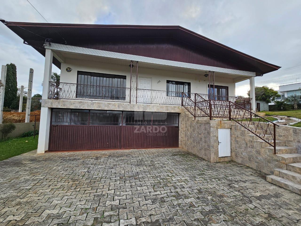 CASA ESPAÇOSA PARA LOCAÇÃO, COM 05 QUARTOS, BAIRRO MUNICÍPIOS   