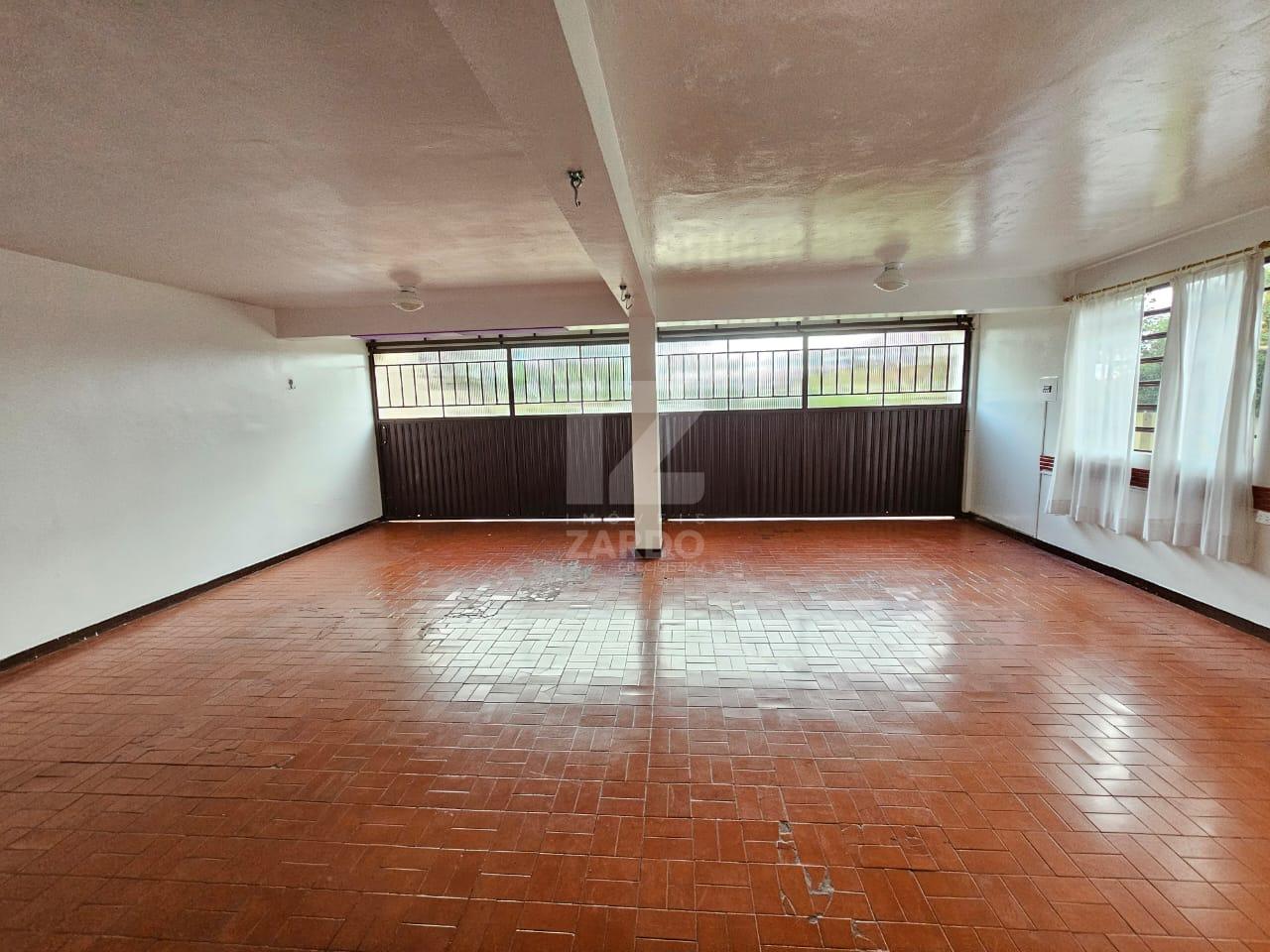 CASA ESPAÇOSA PARA LOCAÇÃO, COM 05 QUARTOS, BAIRRO MUNICÍPIOS   