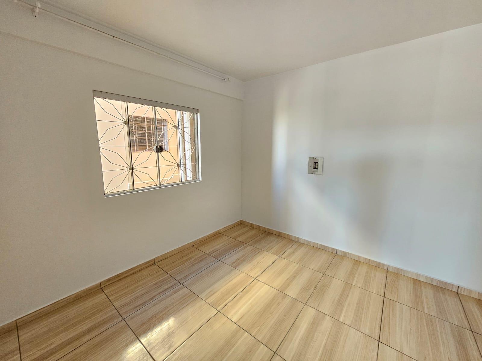 CASA AMPLA PARA LOCAÇÃO, PARTE TÉRREA, BAIRRO MARTELLO    