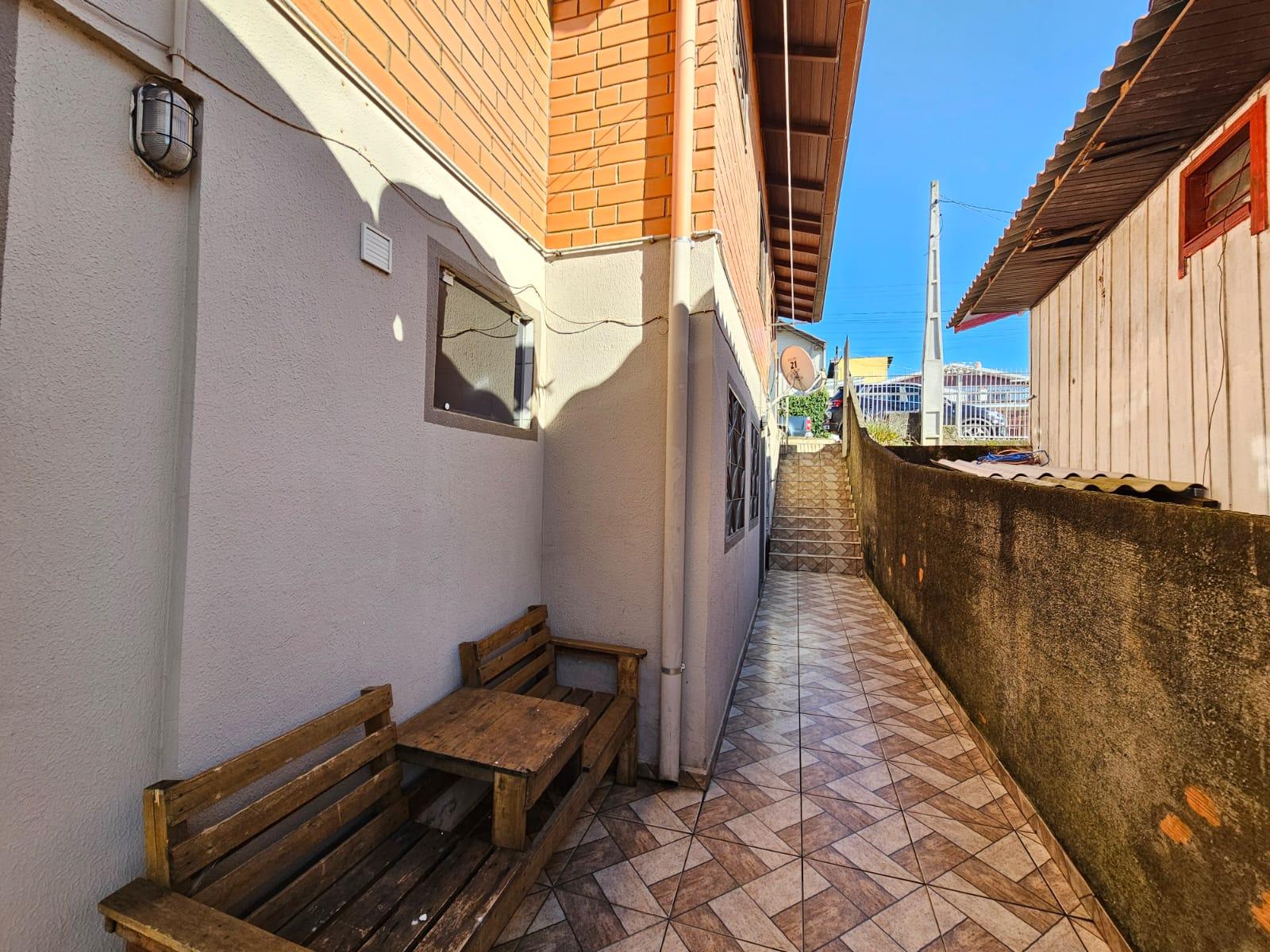CASA AMPLA PARA LOCAÇÃO, PARTE TÉRREA, BAIRRO MARTELLO    