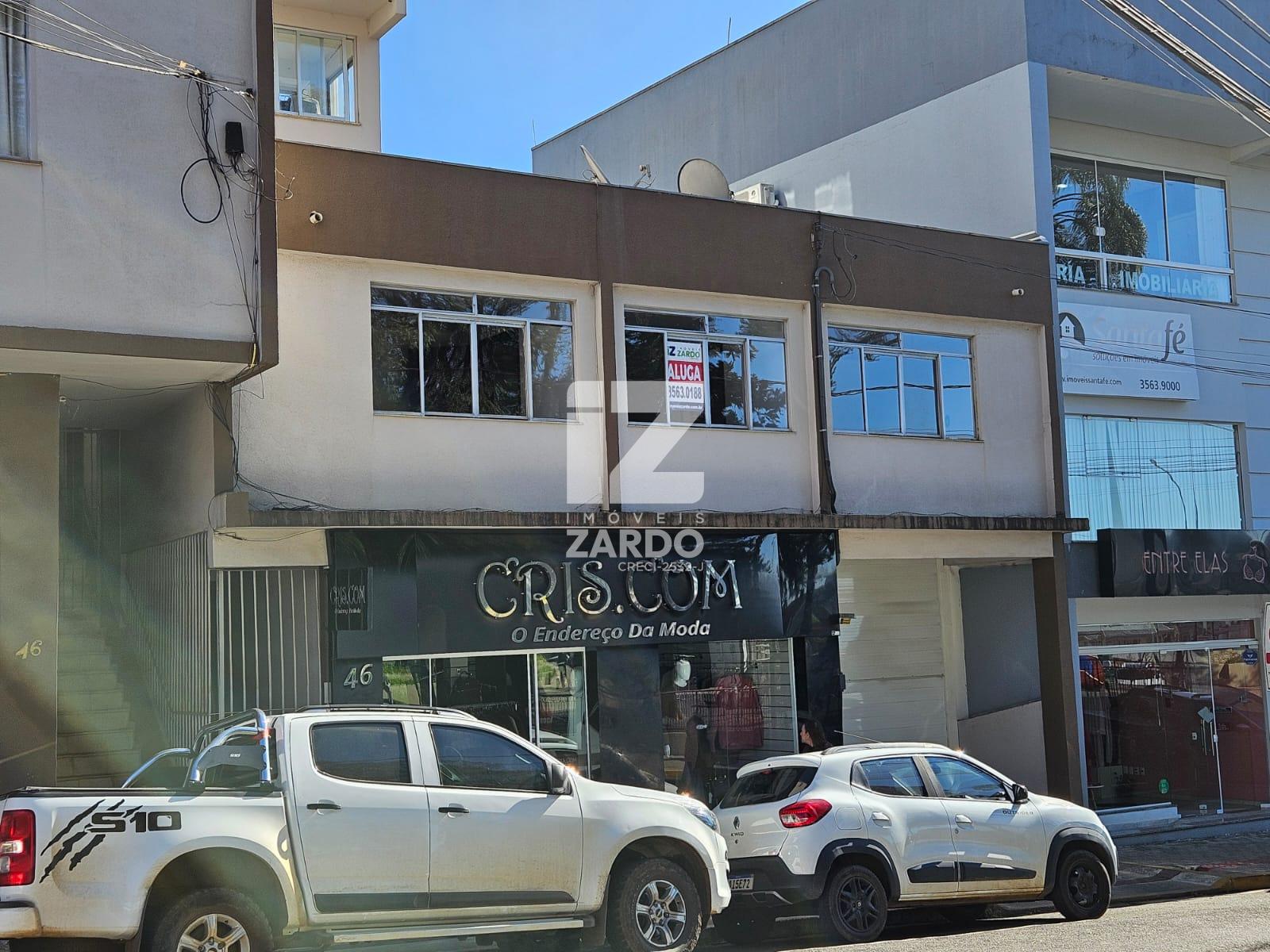 APARTAMENTO PARA LOCAÇÃO NO CENTRO, COM TRÊS QUARTOS, SALA, CO...