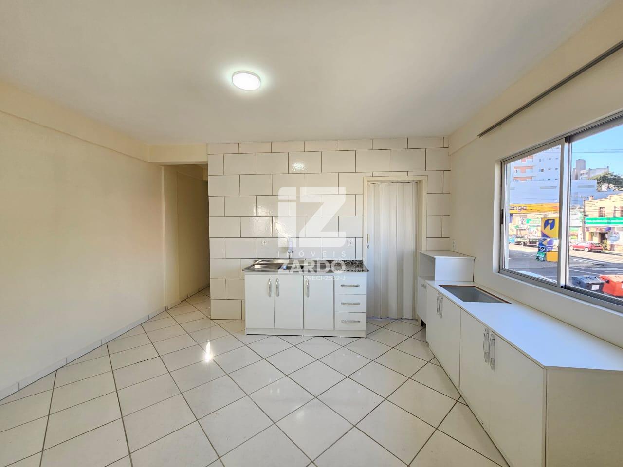 APARTAMENTO ACONCHEGANTE, PARA LOCAÇÃO, COM 01 SUÍTE, NO CENTRO  
