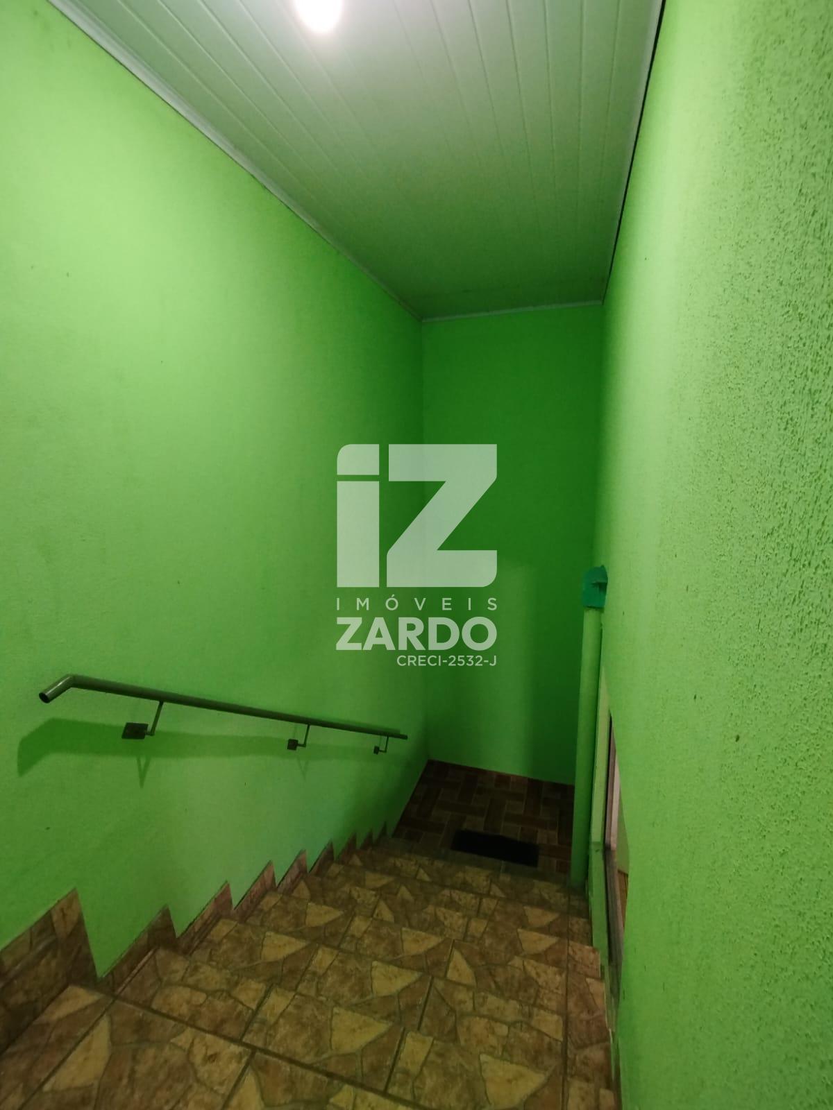 CASA PARA LOCAÇÃO, BAIRRO MARTELLO, COM 03 QUARTOS E GARAGEM  