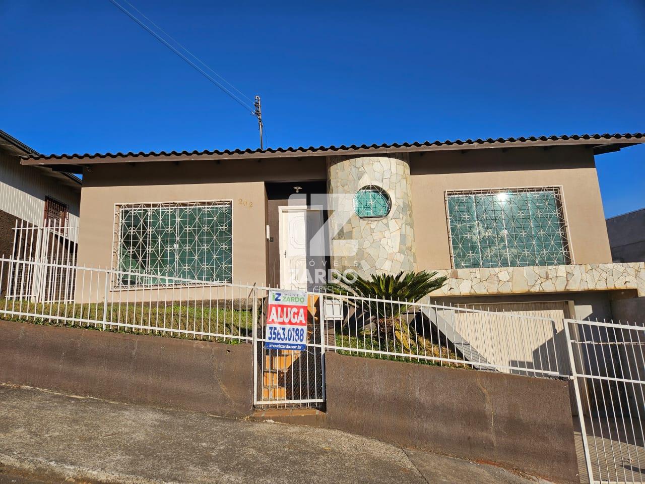 CASA PARA LOCAÇÃO, BAIRRO KURTZ, CONTENDO 01 SUITE E 02 QUARTO...