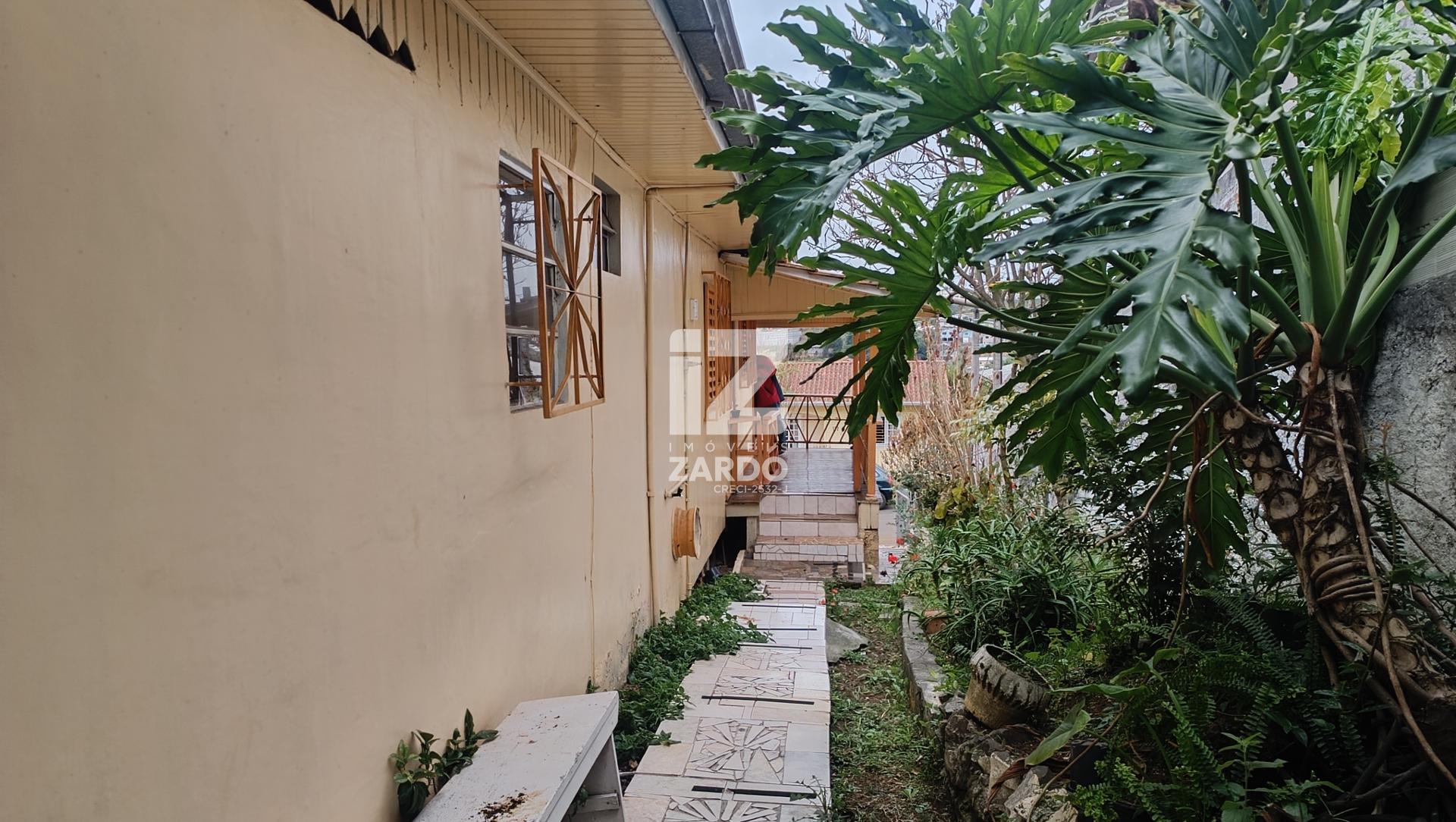 CASA MISTA A VENDA, 100M  -TERRENO DE 320M  - PRÓX. AO SENAI -...