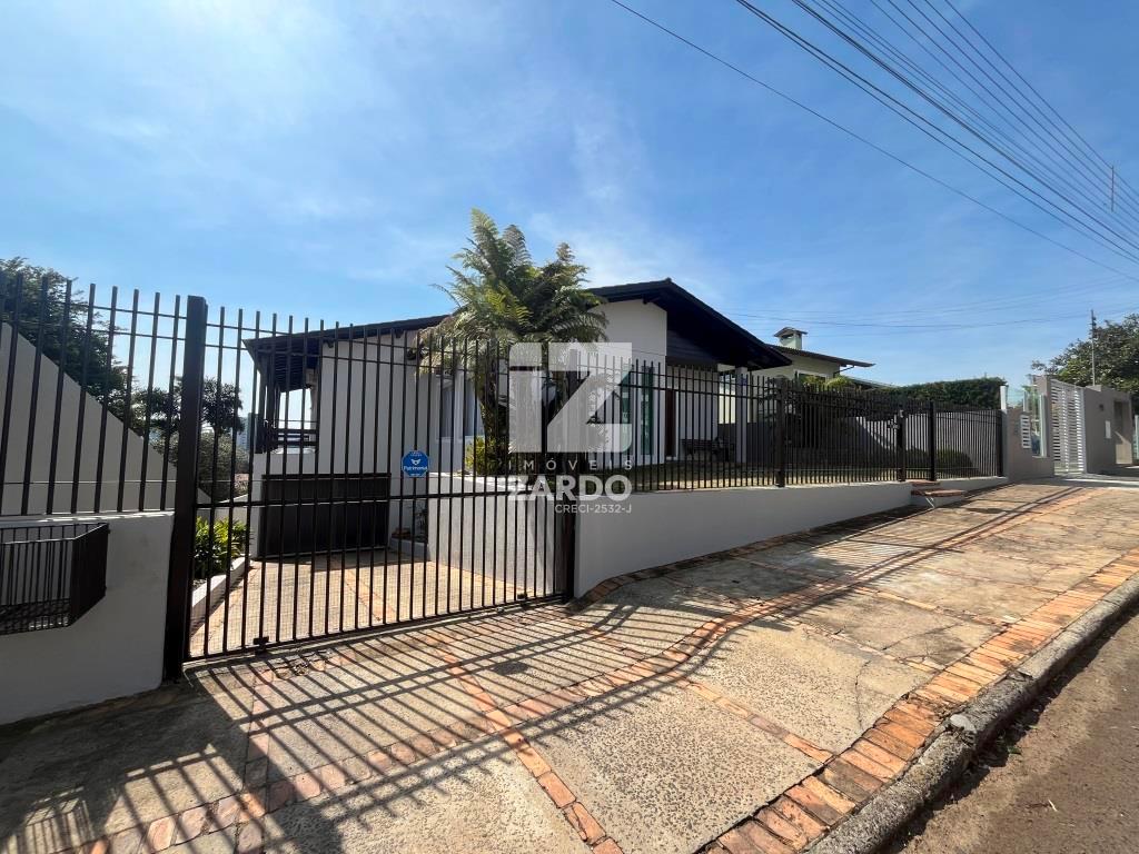 LINDA CASA A VENDA COM PISCINA AQUECIDA, BAIRRO SORGATTO, CACA...