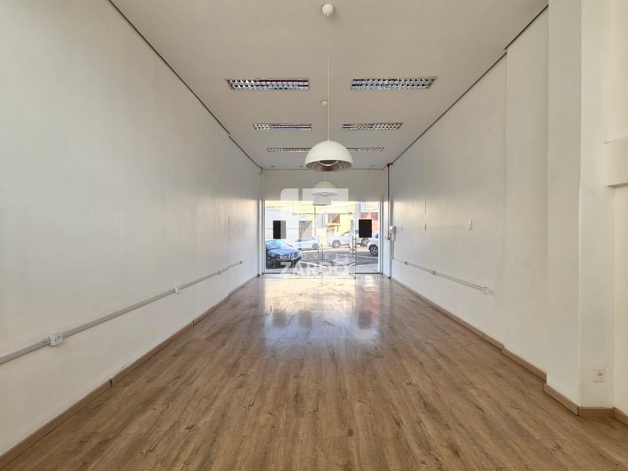 EXCELENTE SALA COMERCIAL TÉRREA PARA LOCAÇÃO COM 70M    