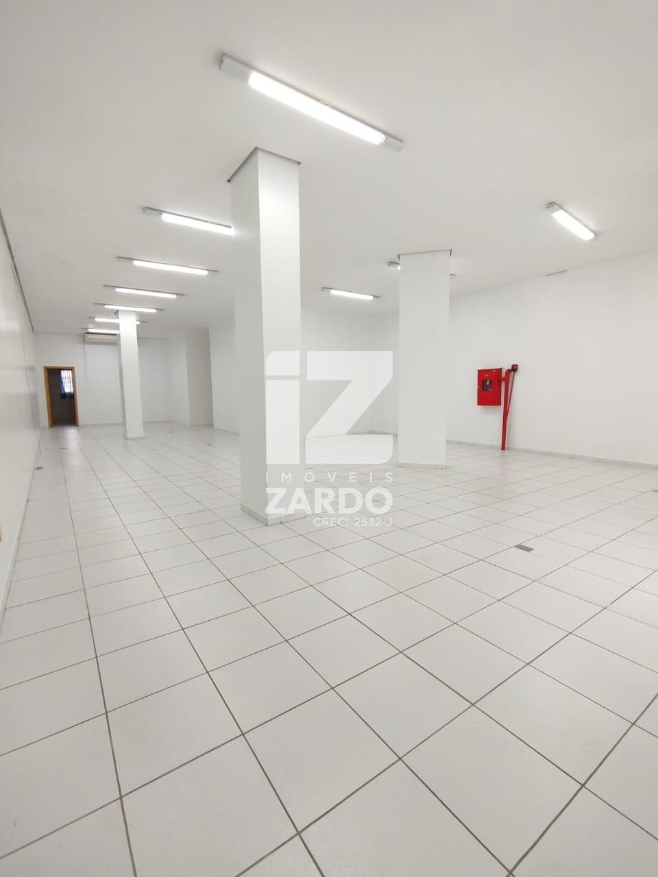 SALA COMERCIAL PARA LOCAÇÃO NO ED. ITORORÓ, CENTRO, COM APROX....