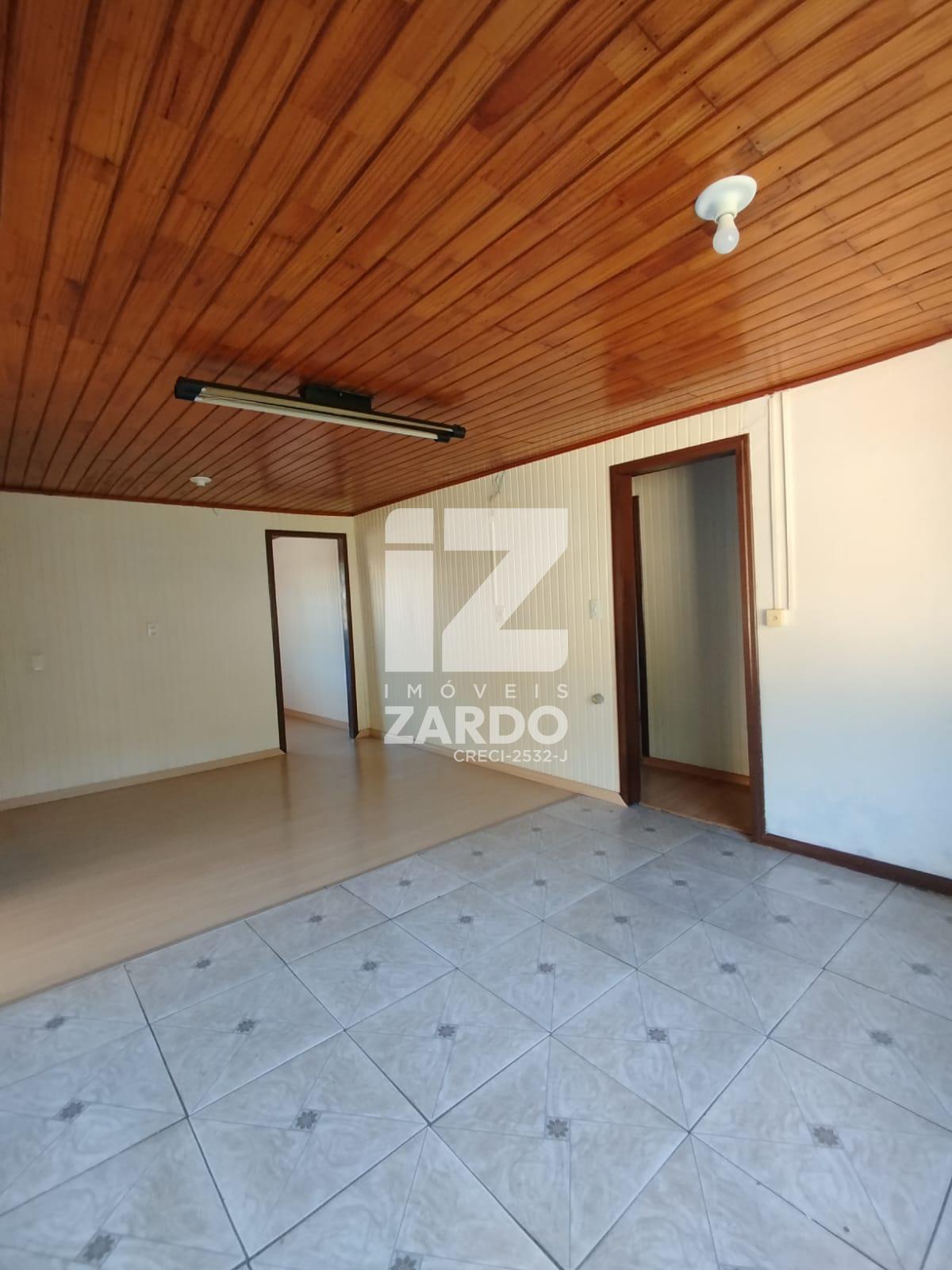CASA PARA LOCAÇÃO, BAIRRO REUNIDAS, CONTENDO 03 QUARTOS.