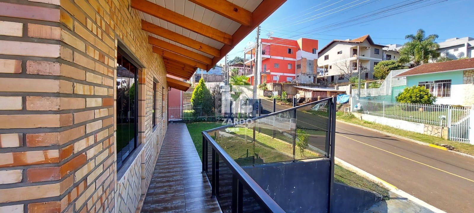 CASA PARA LOCAÇÃO, BAIRRO GIOPPO, CONTENDO 01 SUITE E 03 QUART...