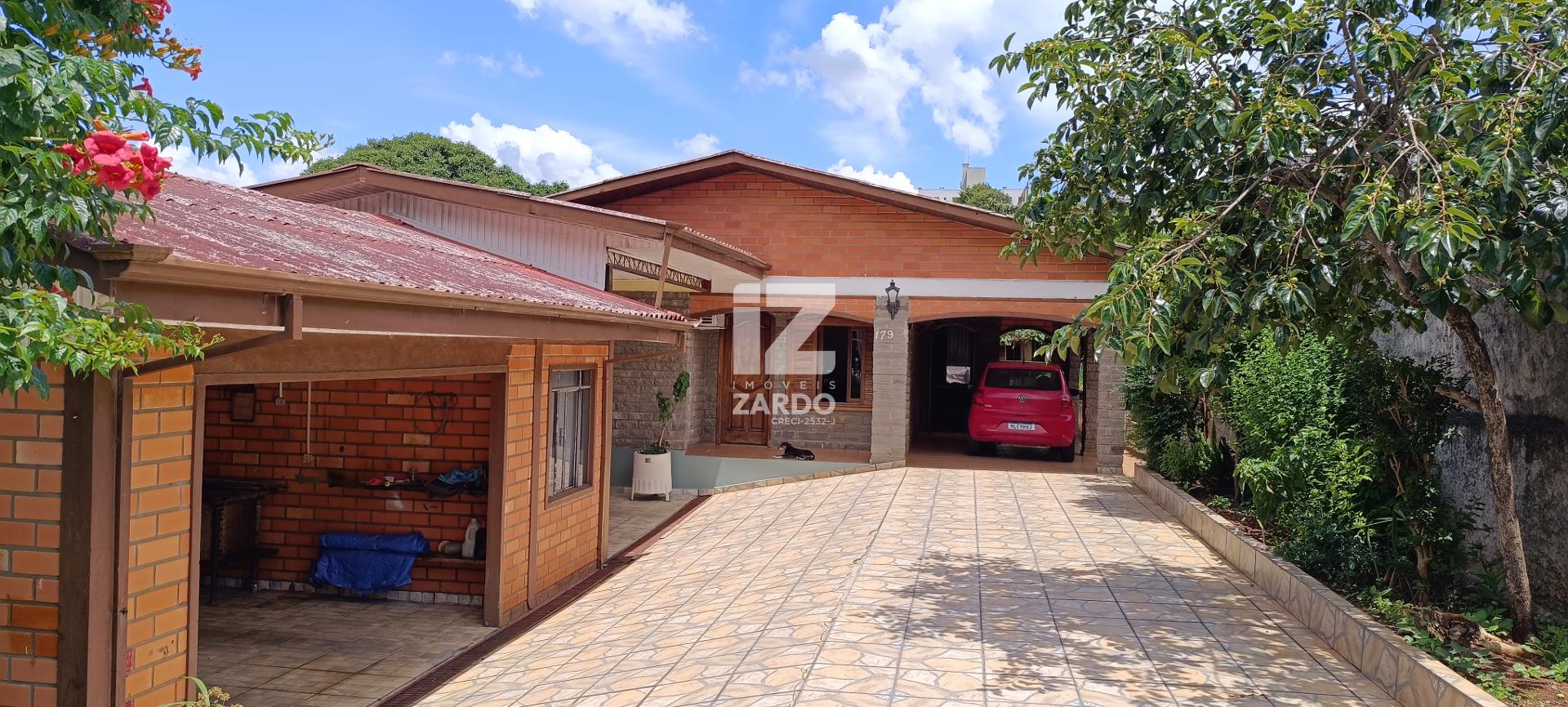 Casa térrea - estrutura externa de pedra área -190m  - em terr...