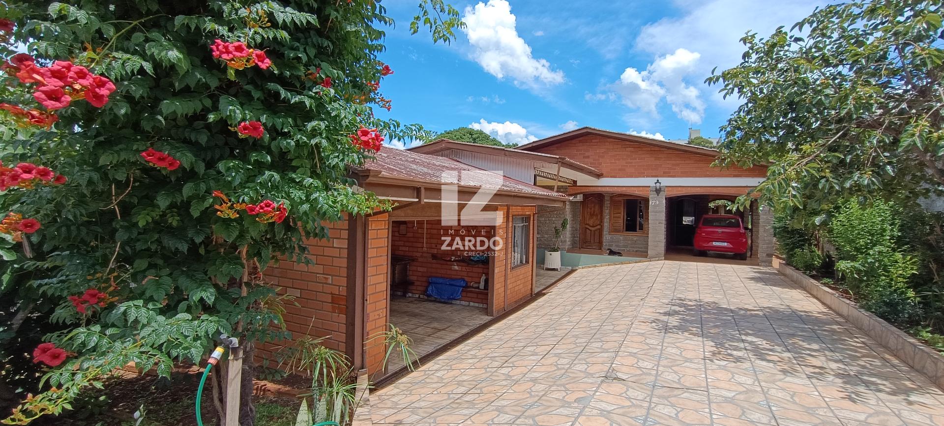 Casa térrea - estrutura externa de pedra área -190m  - em terr...