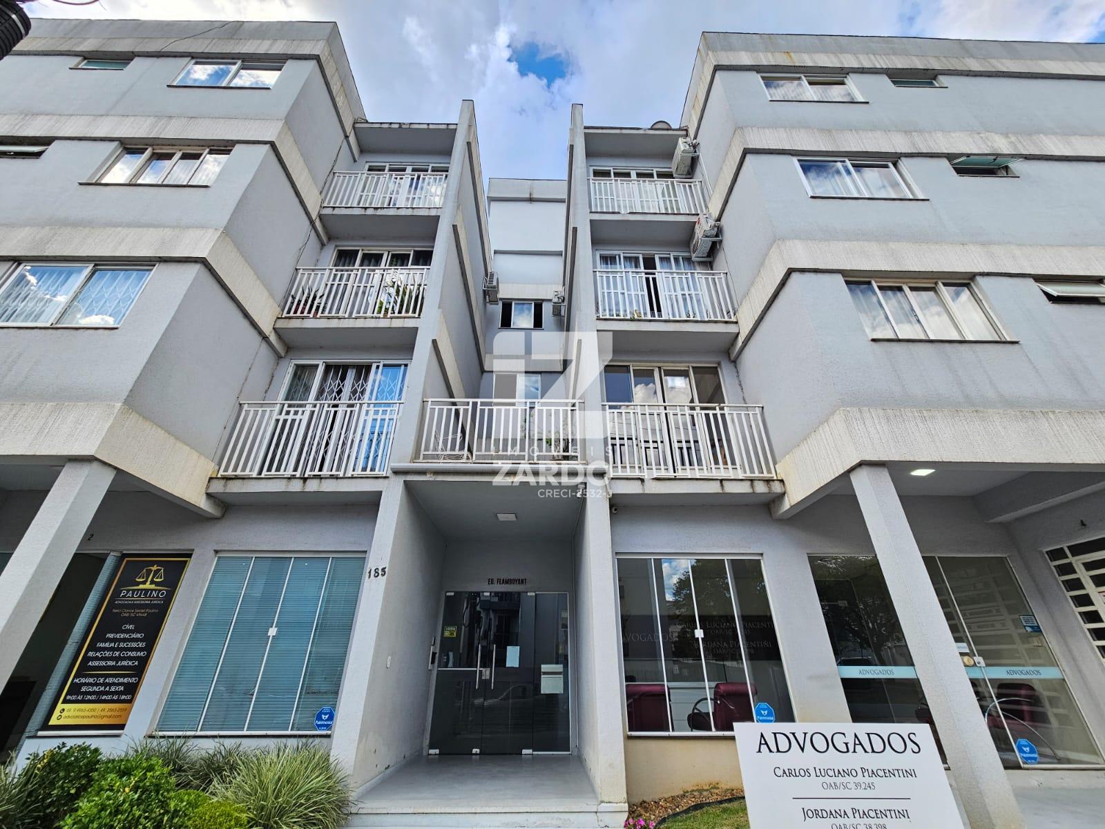 APARTAMENTO NO CENTRO COM 3 QUARTOS, SALA, COZINHA COM ARMÁRIO...