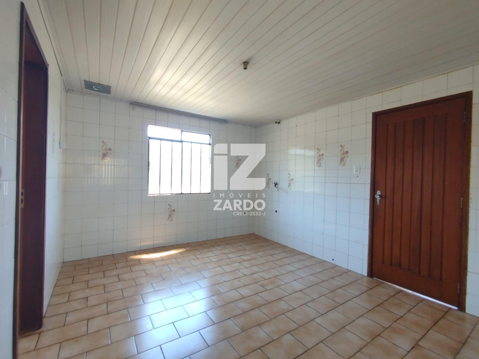 CASA PARTE SUPERIOR, BAIRRO DER, CONTENDO 03 QUARTOS E VAGA DE...