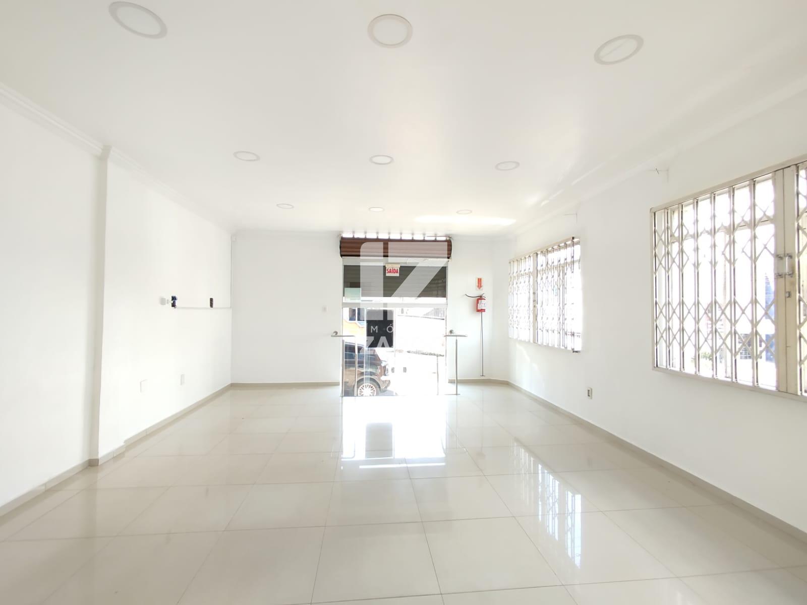 ALUGA-SE SALA COMERCIAL AMPLA E CLIMATIZADA, COM APROX. 100M    