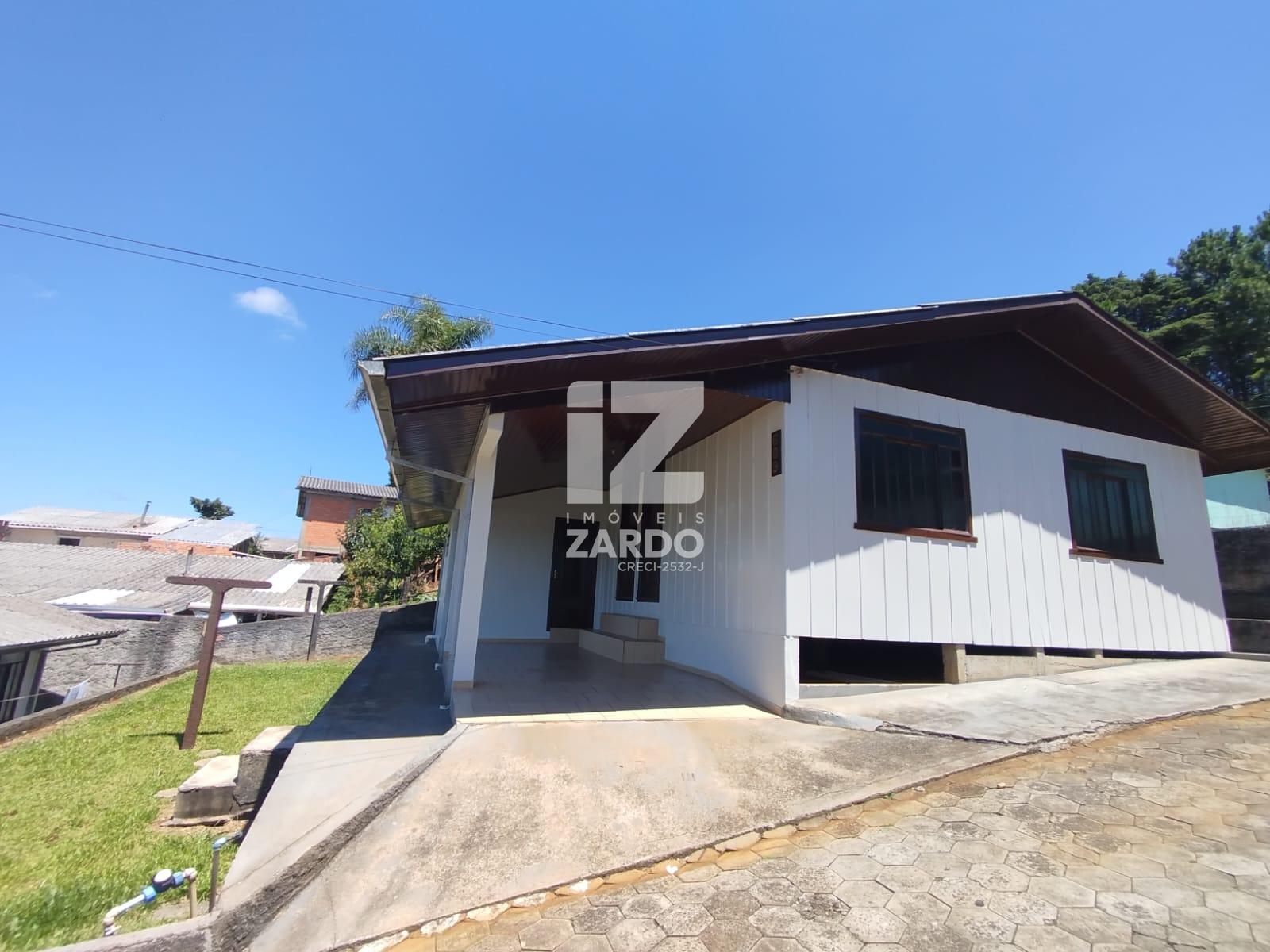 CASA PARA LOCAÇÃO, COM 03 QUARTOS, LOCALIZADA NO BAIRRO GIOPPO  