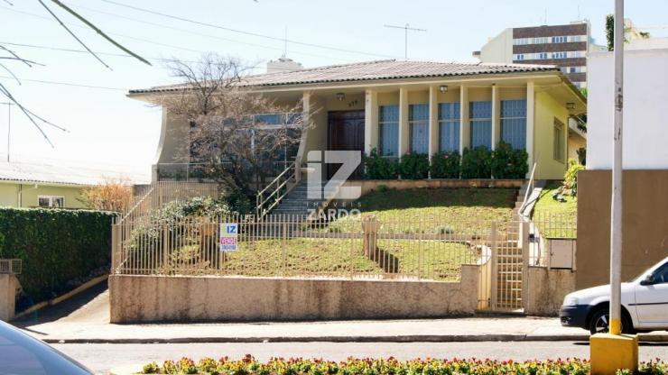 CASA A VENDA COM BELÍSSIMO TERRENO CENTRAL, CENTRO, CACADOR - SC