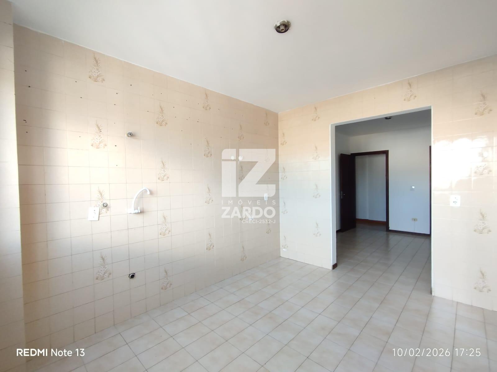 APARTAMENTO CONTENDO 01 SUÍTE, 02 QUARTOS, SALA, COZINHA E UMA...