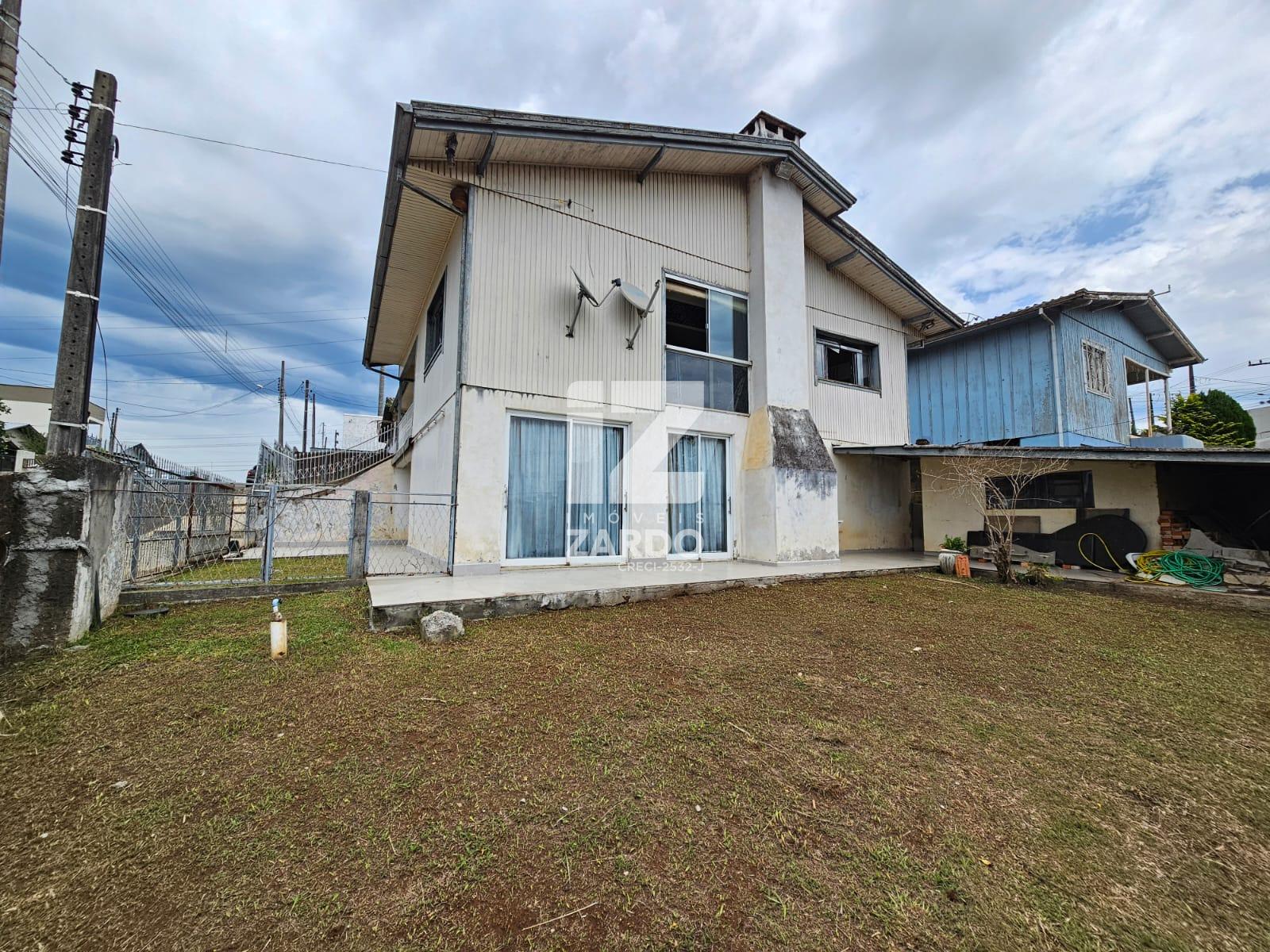 CASA MISTA À VENDA COM 248,78 m2 COM TERRENO DE ESQUINA DE 596...