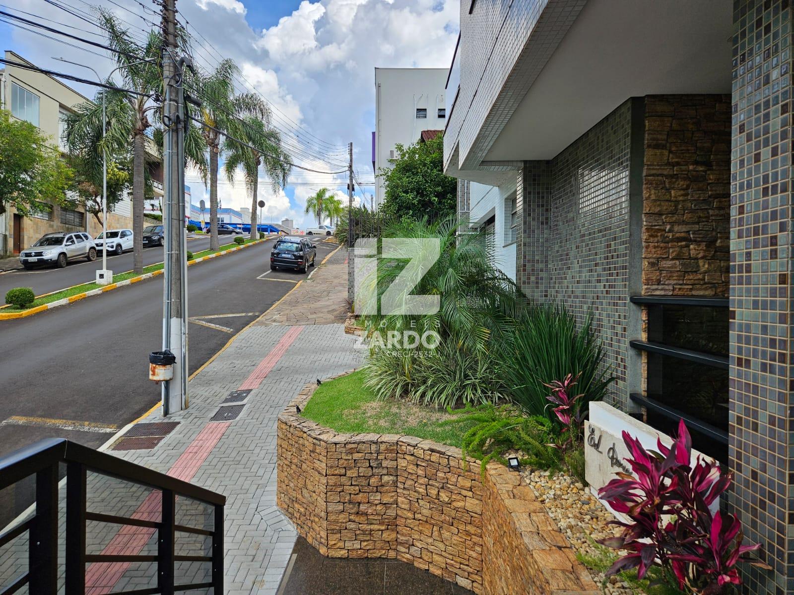 APARTAMENTO AMPLO, EM LOCALIZAÇÃO PRIVILEGIADA, ED. D. RACHIDE   