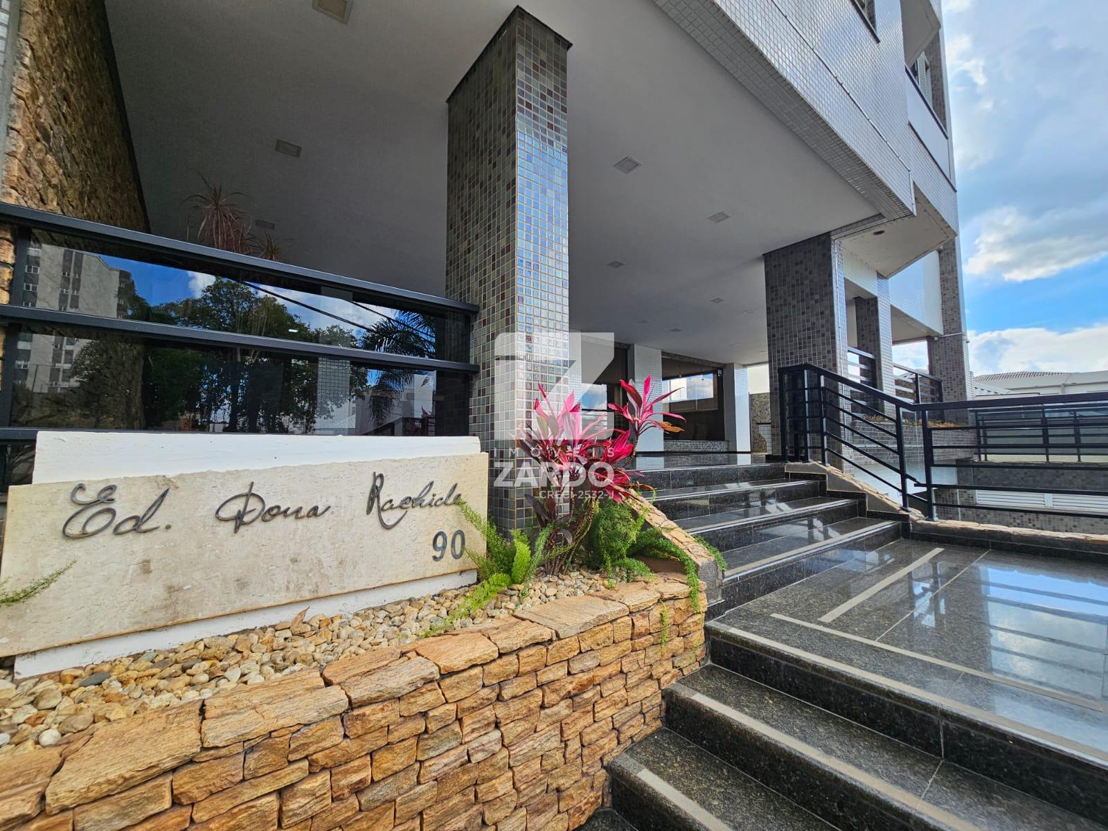 APARTAMENTO AMPLO, EM LOCALIZAÇÃO PRIVILEGIADA, ED. D. RACHIDE   