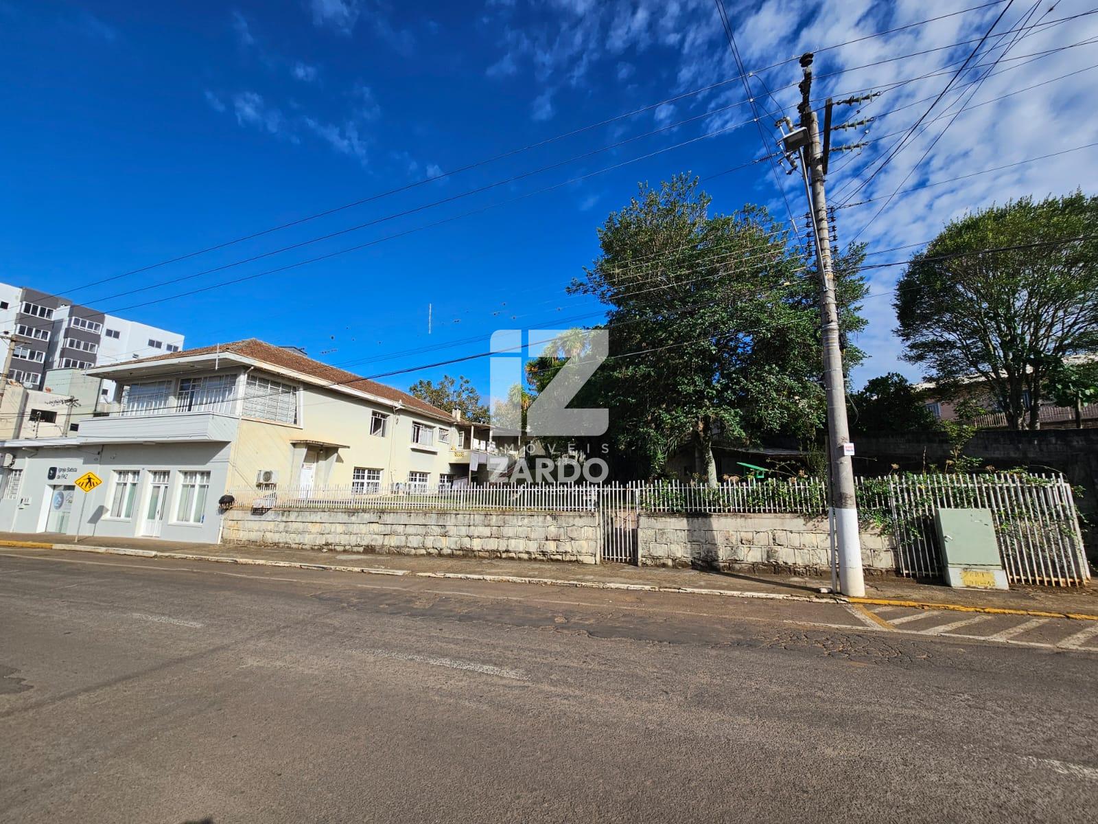 EXCELENTE TERRENO À VENDA COM BENFEITORIAS,  BAIRRO PARAÍSO, C...