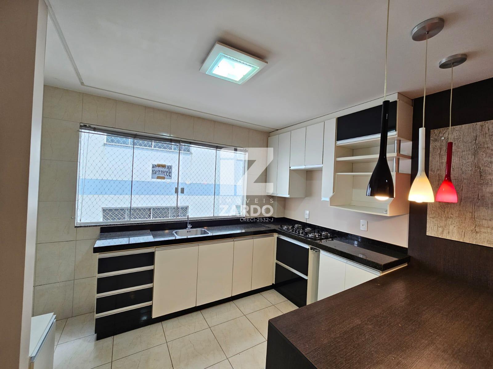 APARTAMENTO CONFORTÁVEL, RES. MADRI, EM ÓTIMA LOCALIZAÇÃO  