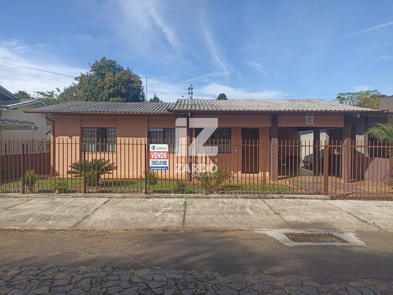 CASA DE ALVENARIA NO CENTRO, FINANCIÁVEL, TERRENO DE 424 M2.