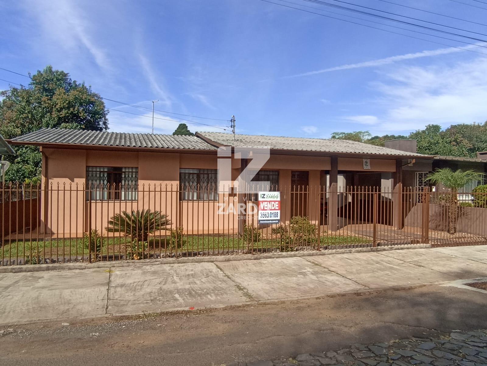 CASA DE ALVENARIA NO CENTRO, FINANCIÁVEL, TERRENO DE 424 M2.