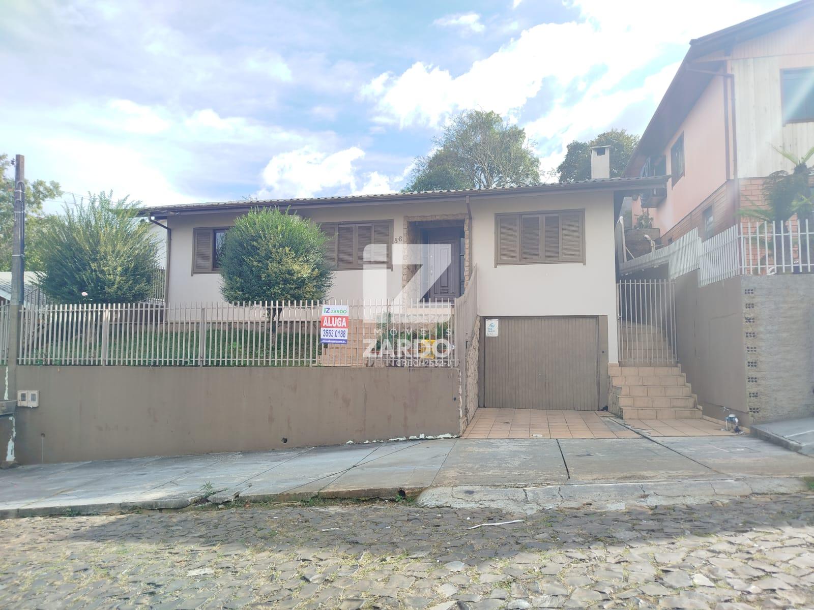 CASA AMPLA COM 01 SUÍTE E 02 QUARTOS BAIRRO BOM JESUS!!