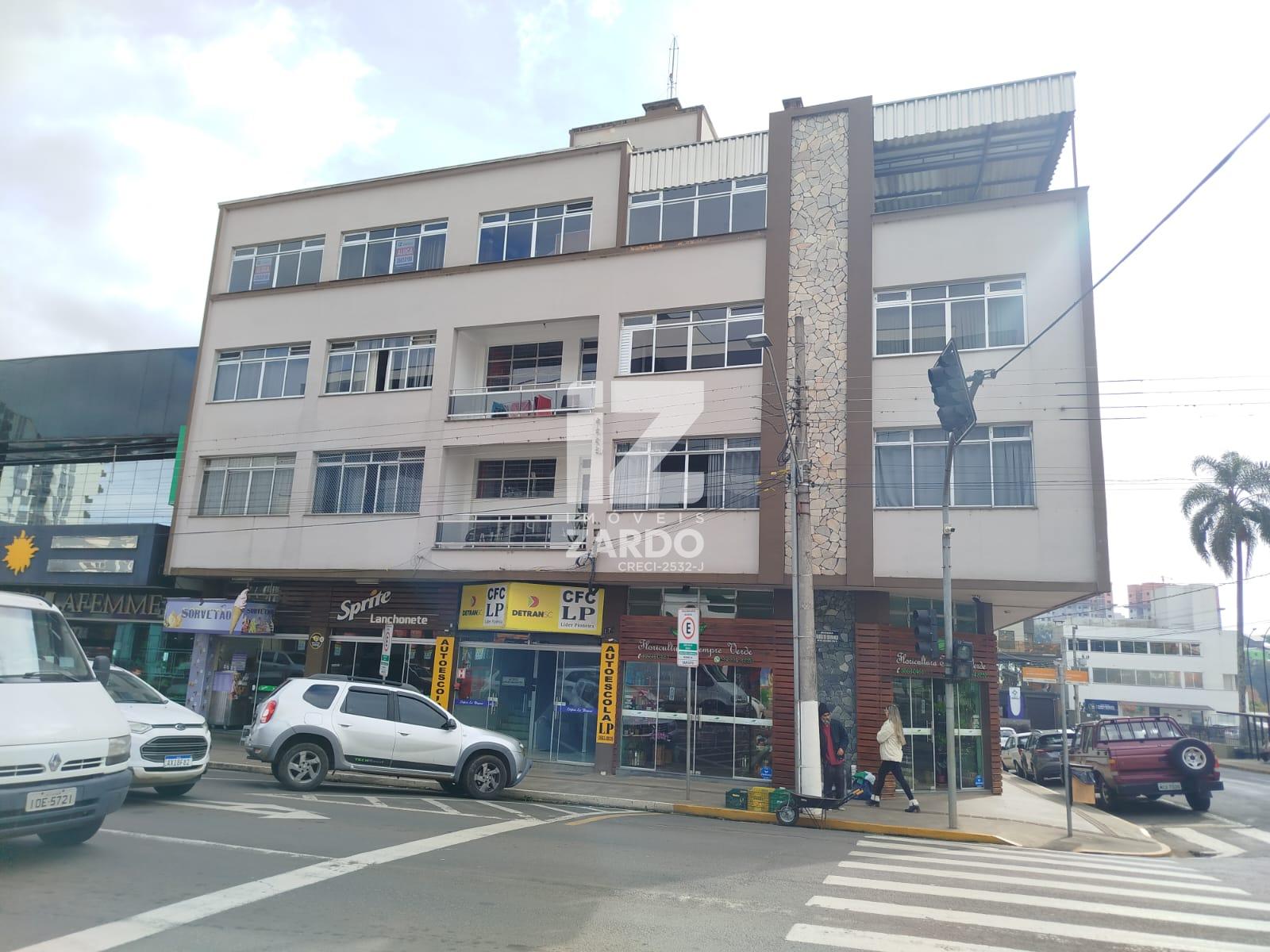 APARTAMENTO NO CENTRO, CONTENDO DOIS QUARTOS, SALA, COZINHA E ...